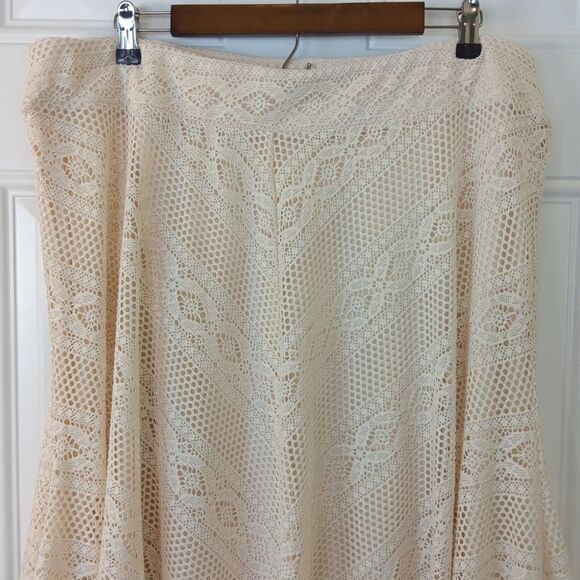 New directions cream lace fully lined pull on shark bite skirt - Picture 2 of 9